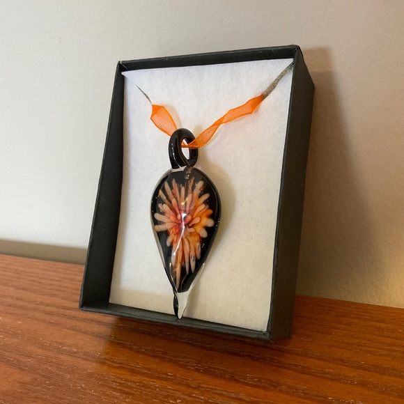 Murano-style Art Glass Floral Orange Jewelry Pendant - Picture 3 of 11